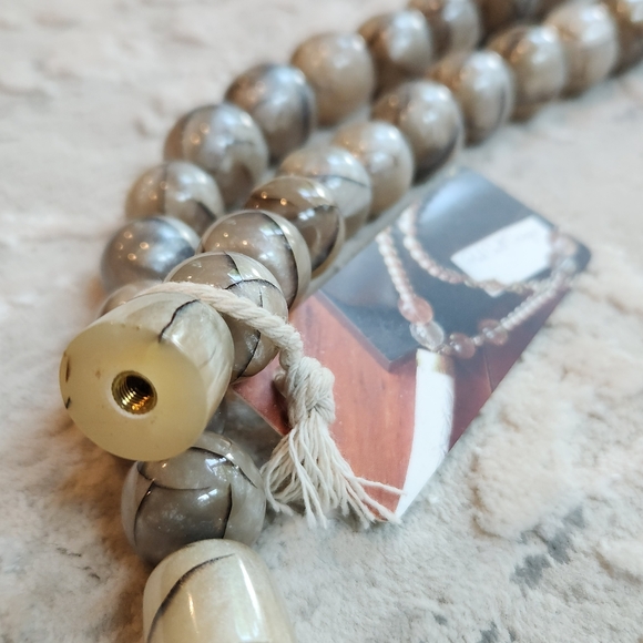 Acrylic Statement Necklace w Black and White Marbeling - Picture 7 of 17